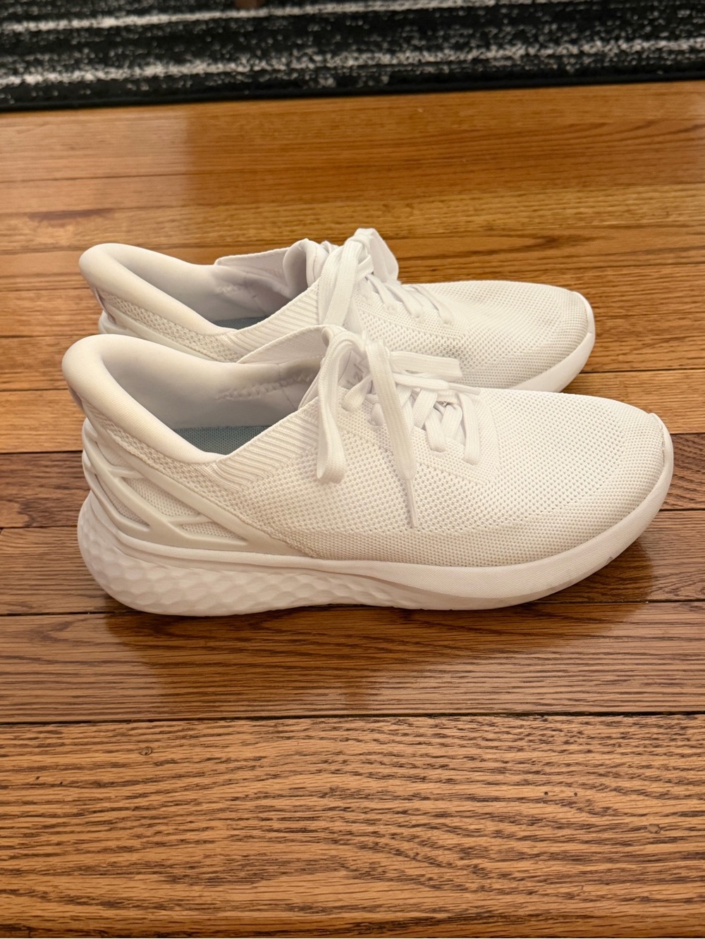 Kizik Athens Hands Free White Knit Athletic Sneakers Unisex W7.5, M6